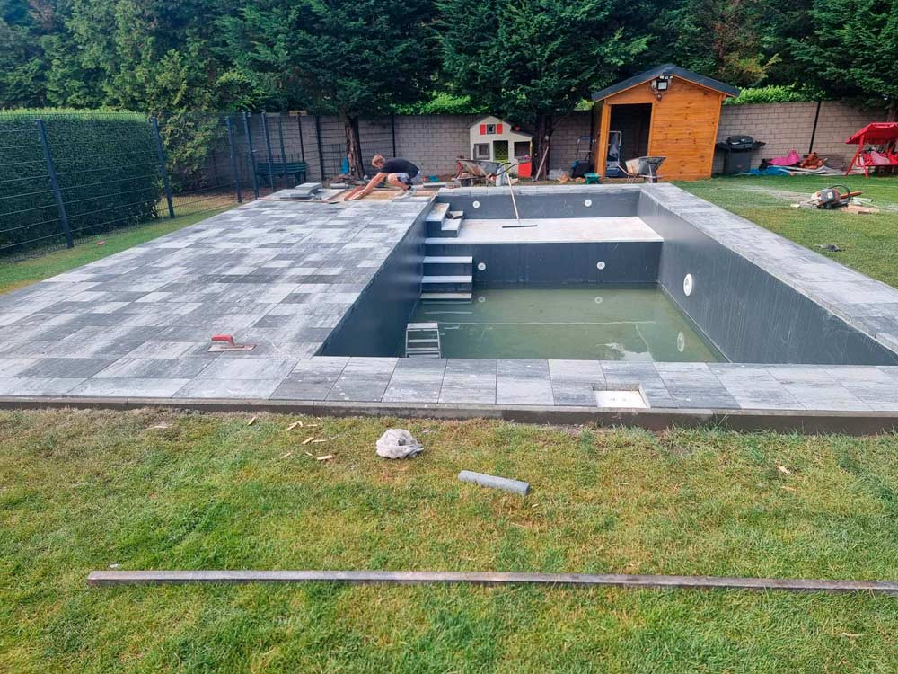 Pflasterarbeiten Pool